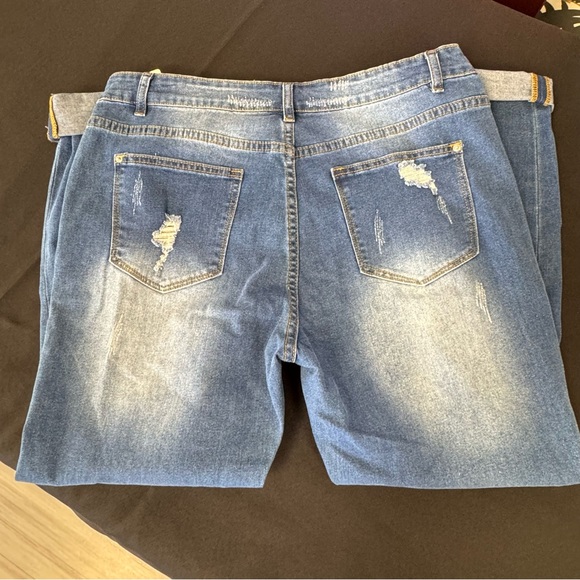 Cute leopard print cutout/distressed straight leg jeans with rolled up ankle - Picture 4 of 5